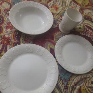 DINNERWARE